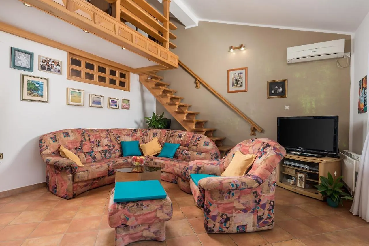 Apartment Magda With A Parking Space And Sea View Rijeka Croatia